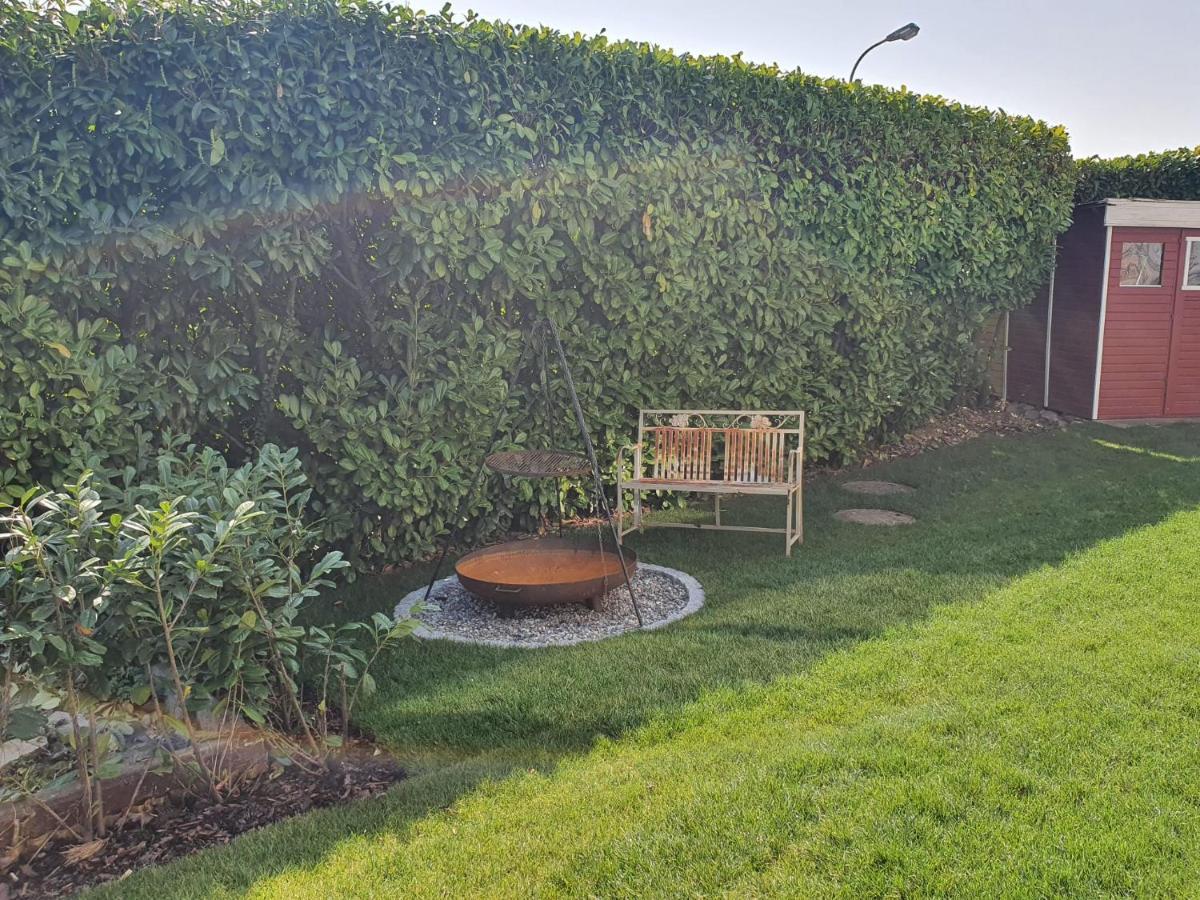 Schoene Wohnung Mit Ausblick Und Gartensitzplatz Lörrach Extérieur photo